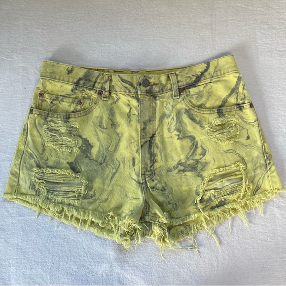 Levi’s Vintage Marble Dyed Yellow Distressed Denim Cutoff Jean Shorts - Picture 1 of 13